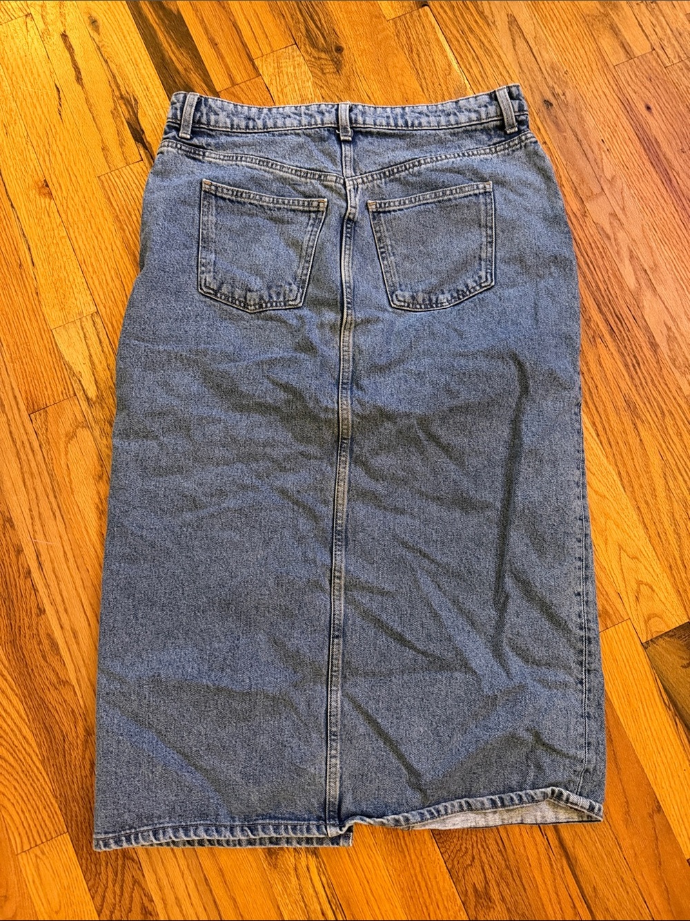H&M Blue Straight-Leg Denim Skirt with Front Slit - Picture 3 of 3